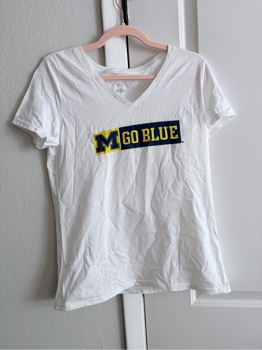 Fanatics White V-Neck Tee with Navy and Yellow Graphic